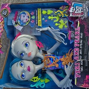 MONSTER HIGH PERI AND PEARL SERPENTINE TWO HEADED ANTI-STYLING HEAD
